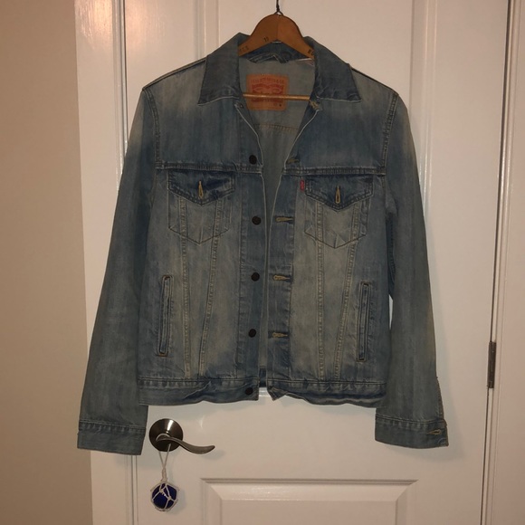 Levi’s denim trucker jacket